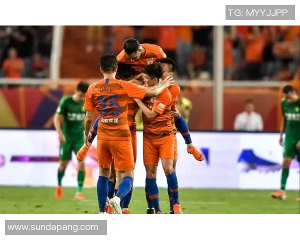 中超激战波尔图大胜AC米兰争议判罚引发全场热议